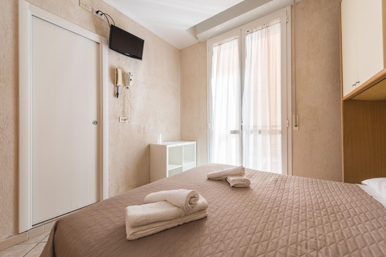Hotel Romina ริมินี ภายนอก รูปภาพ